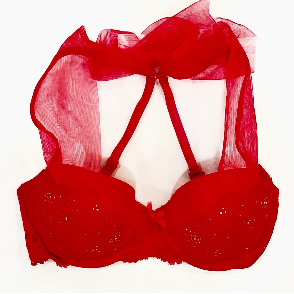 VICTORIA SECRET Red bra with Rhinestone detail 32D push up